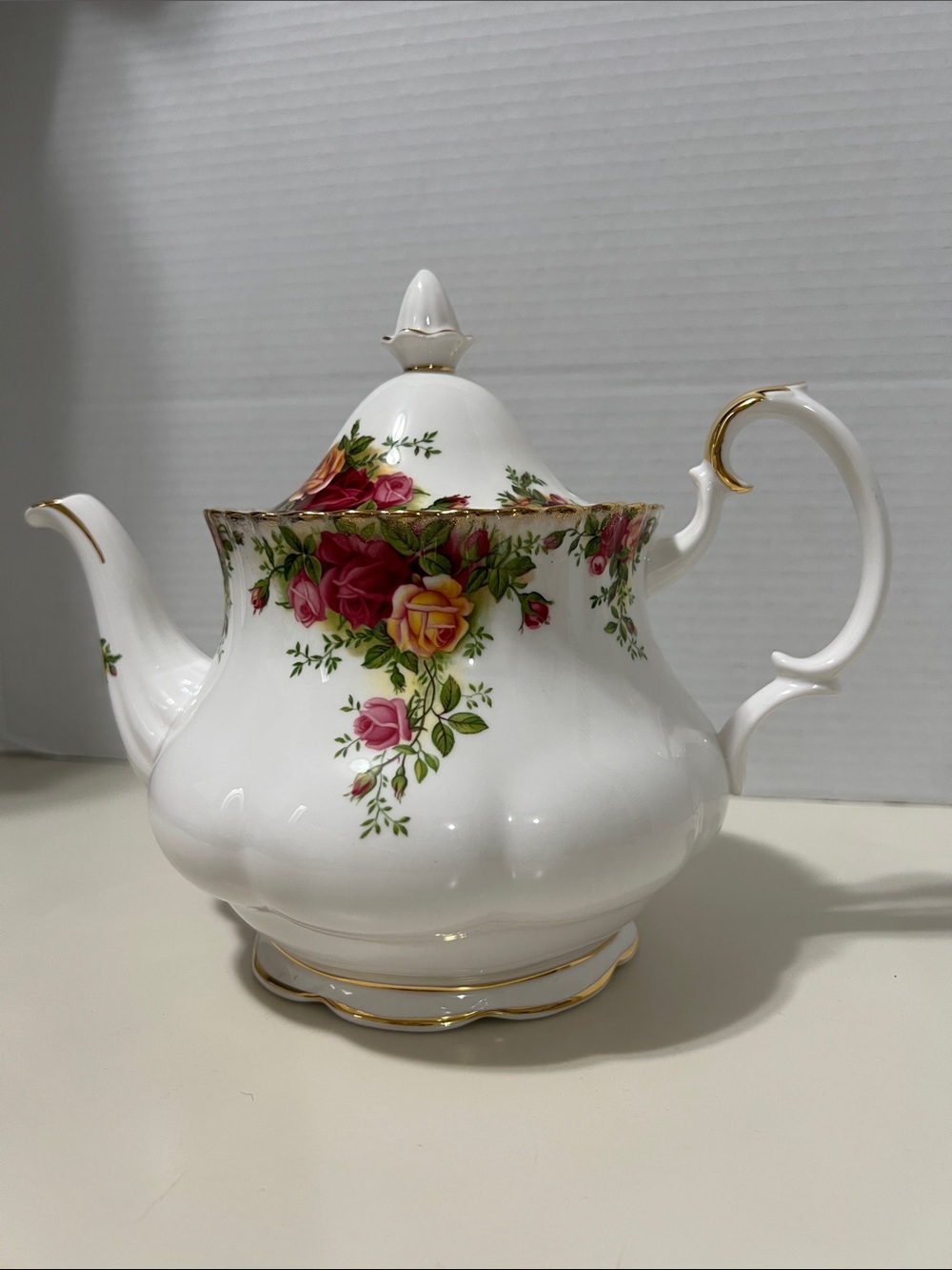 Vintage Royal Albert Old Country Roses Teapot